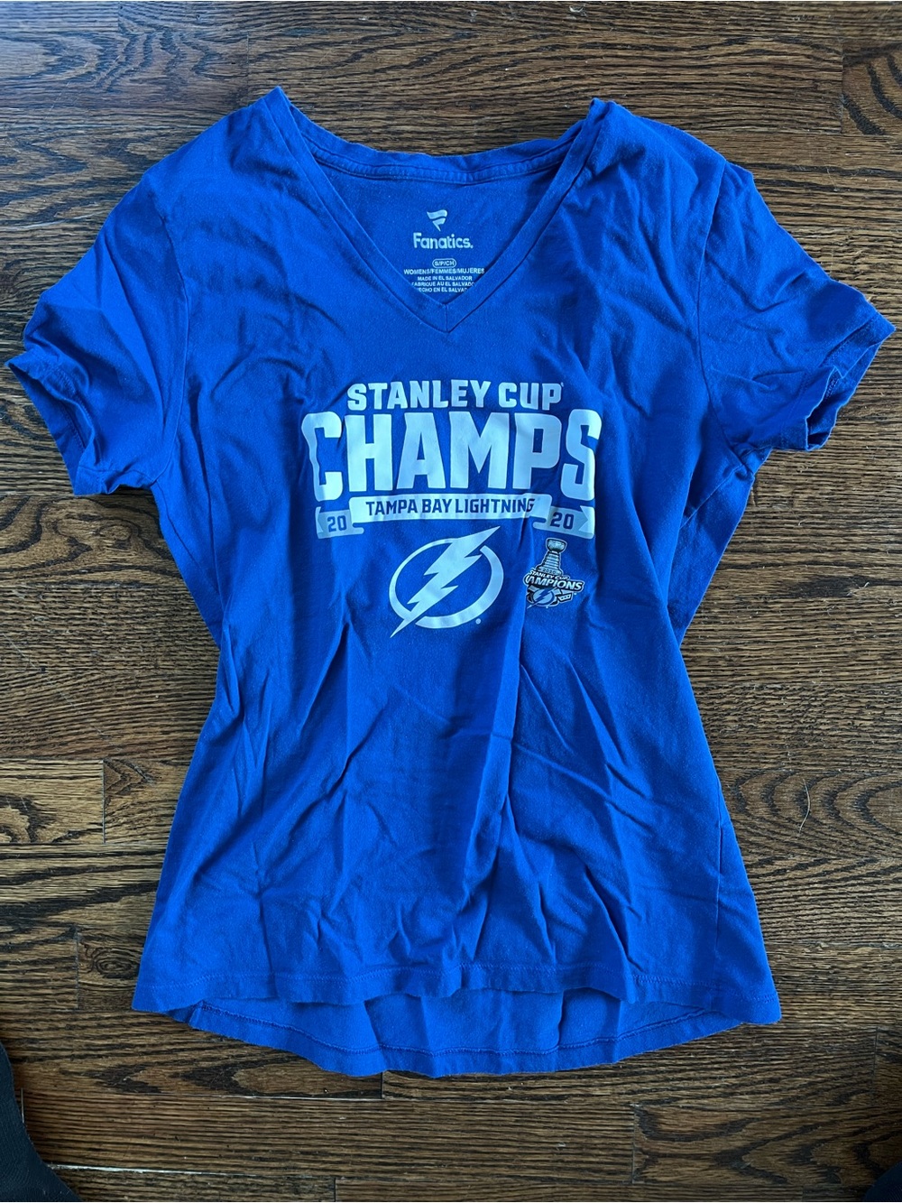 Fanatics Women's V-Neck Tee Tampa Bay Lightning Stanley Cup Champions 2020